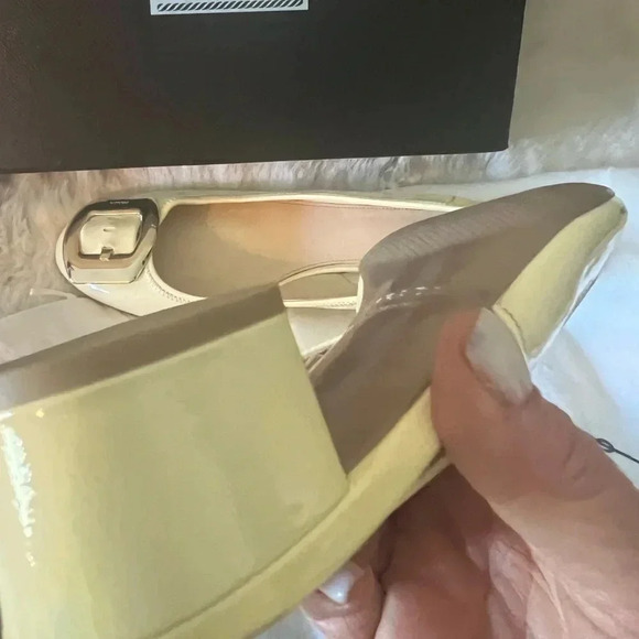 Vintage Prada Sling back Cream Patent Leather shoes… - Picture 11 of 17